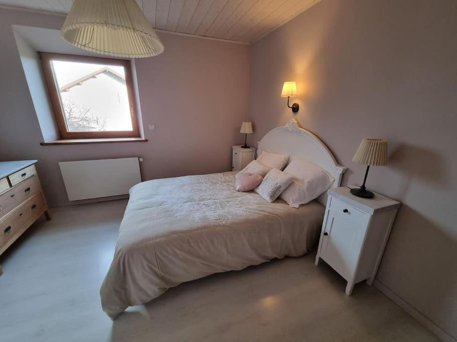 Logement Dans Maison + Exterieur Orchamps-Vennes Exteriér fotografie