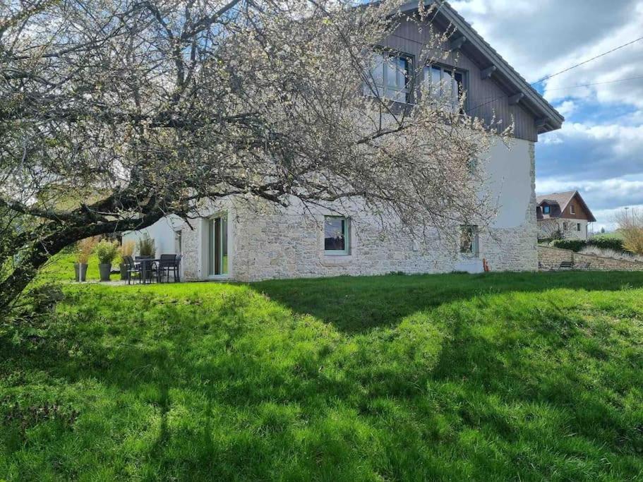 Logement Dans Maison + Exterieur Orchamps-Vennes Exteriér fotografie
