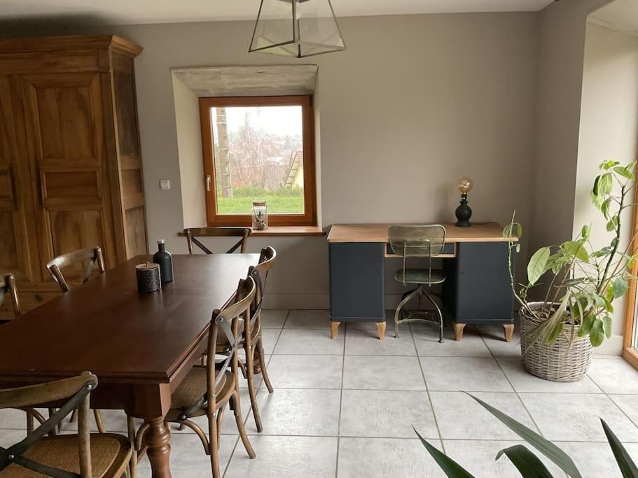 Logement Dans Maison + Exterieur Orchamps-Vennes Exteriér fotografie