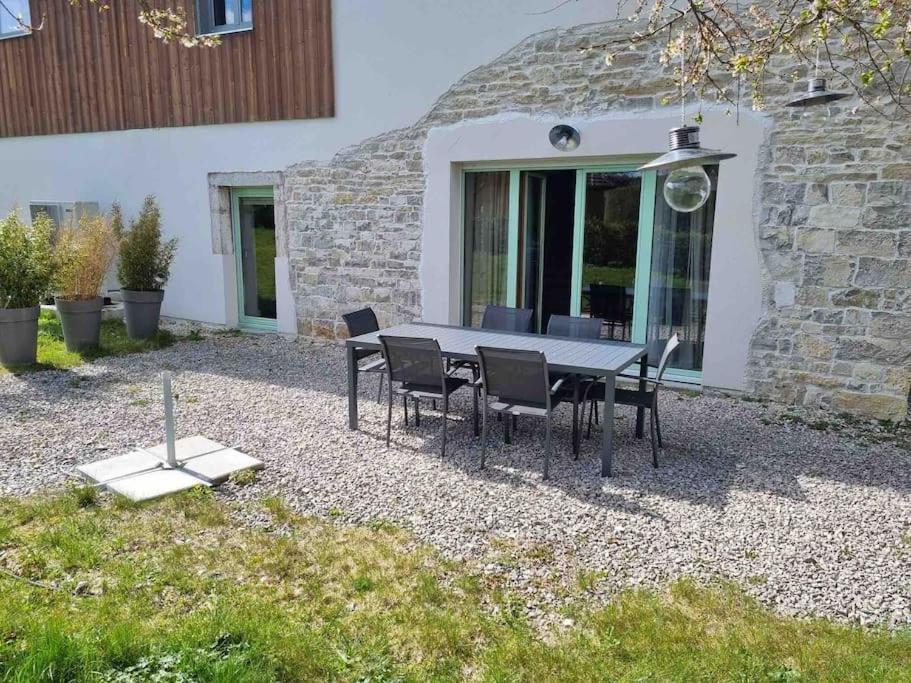 Logement Dans Maison + Exterieur Orchamps-Vennes Exteriér fotografie